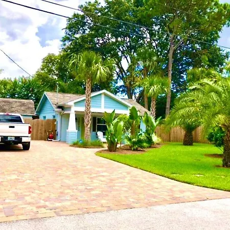 Jacksonville Blue Bungalow Retreat Comfortable 2 Bedroom Haven